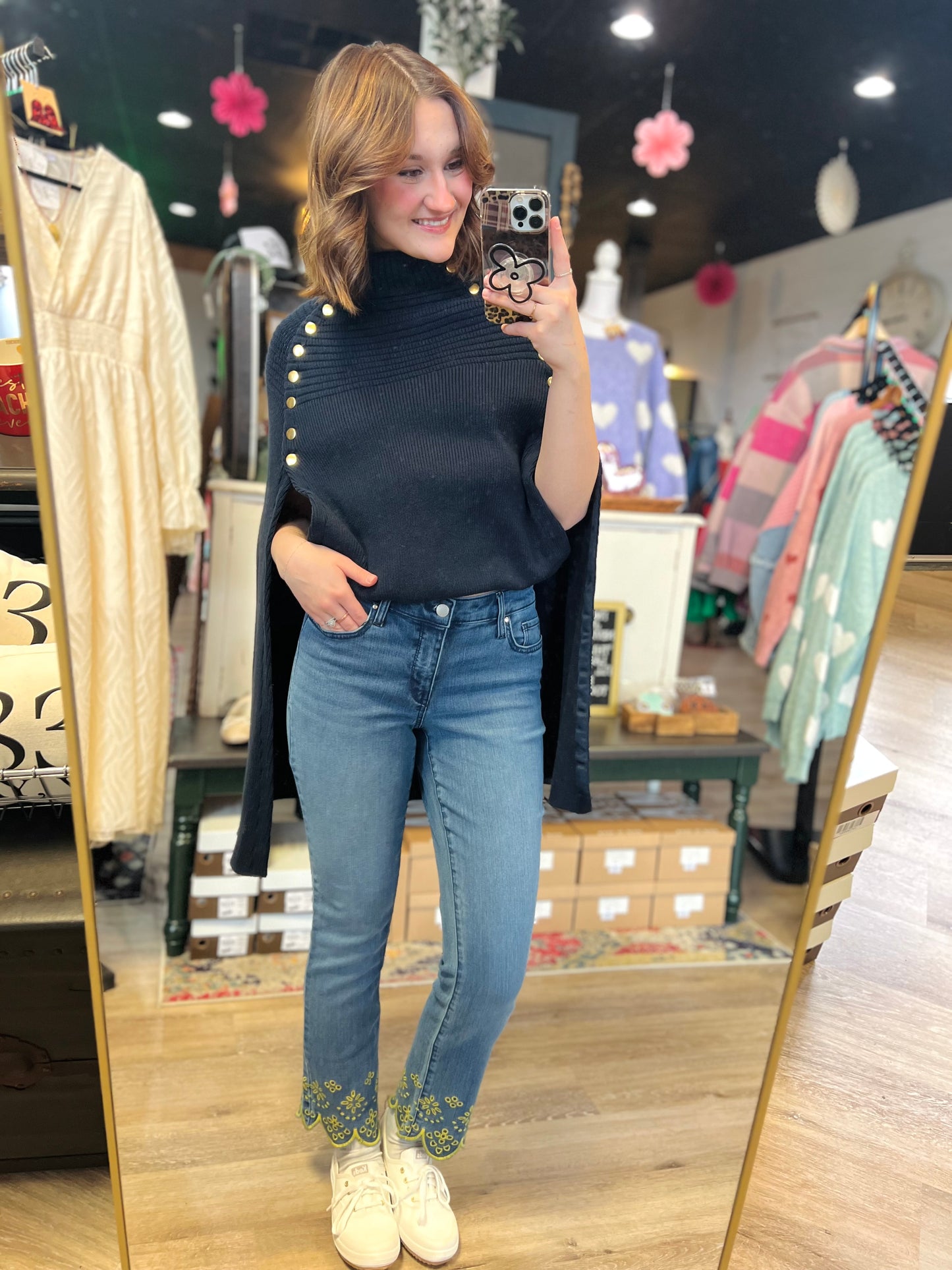 Crown & Ivy Embroidered Jeans - Size 4
