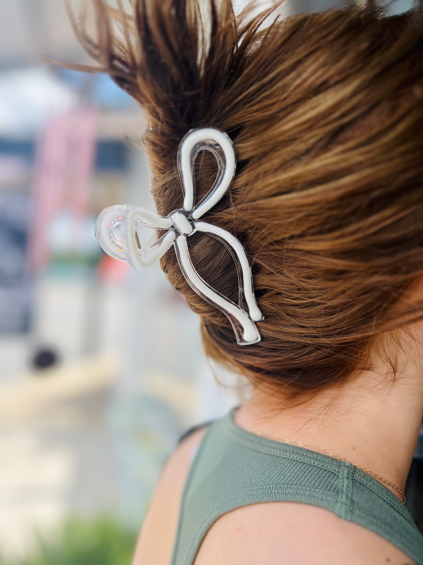 Annie Bow | Hair Claw Clip - White