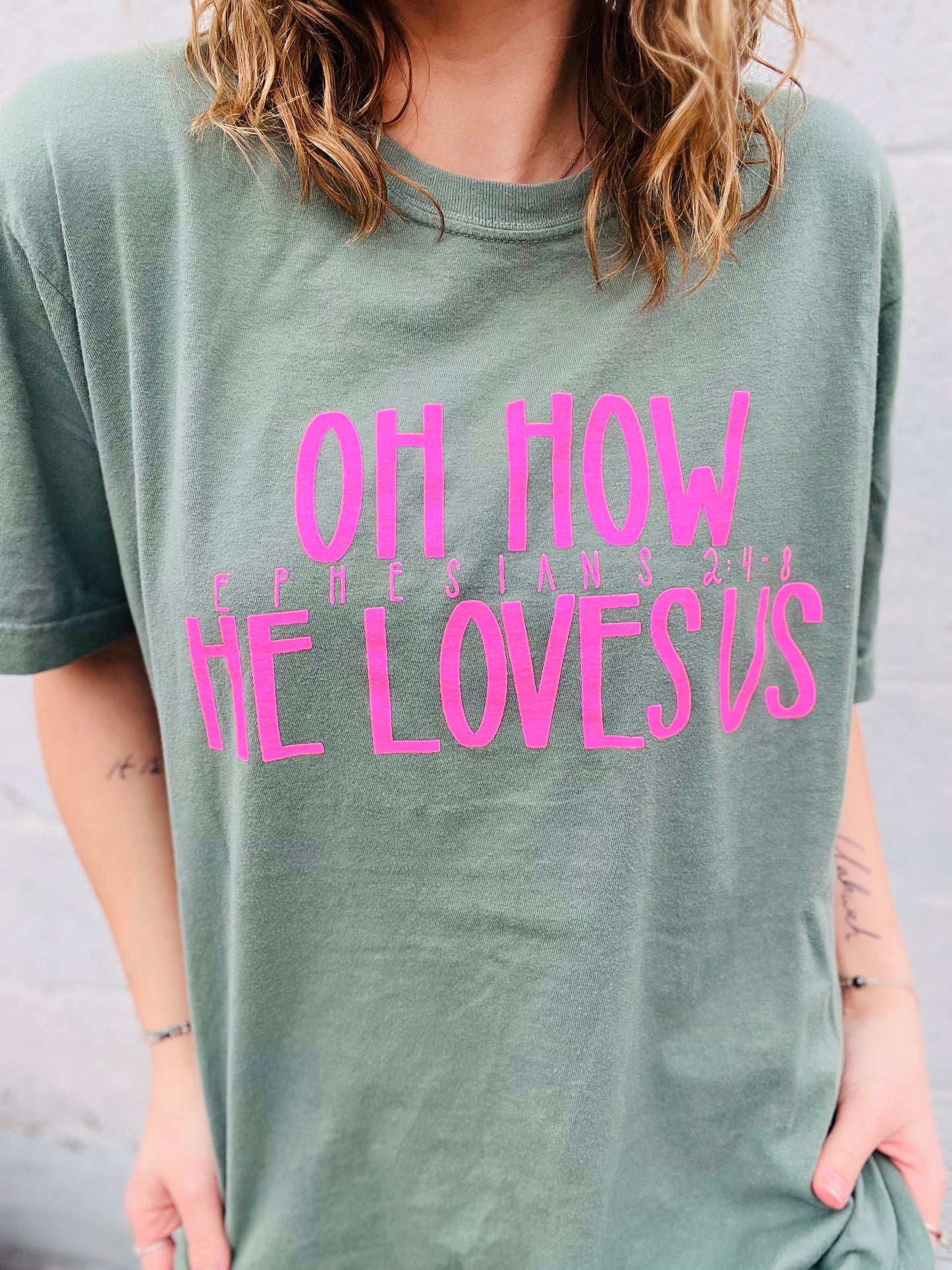 O How He Loves Us | Graphic Tee