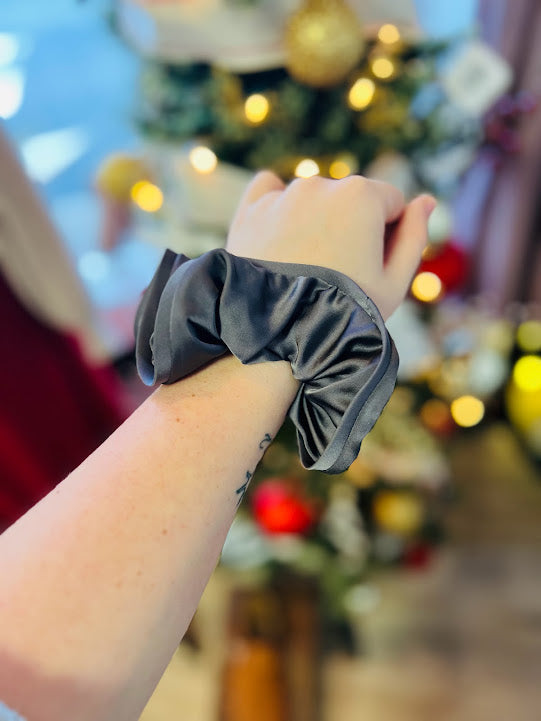 Women Neutral Textured Hair Scrunchies