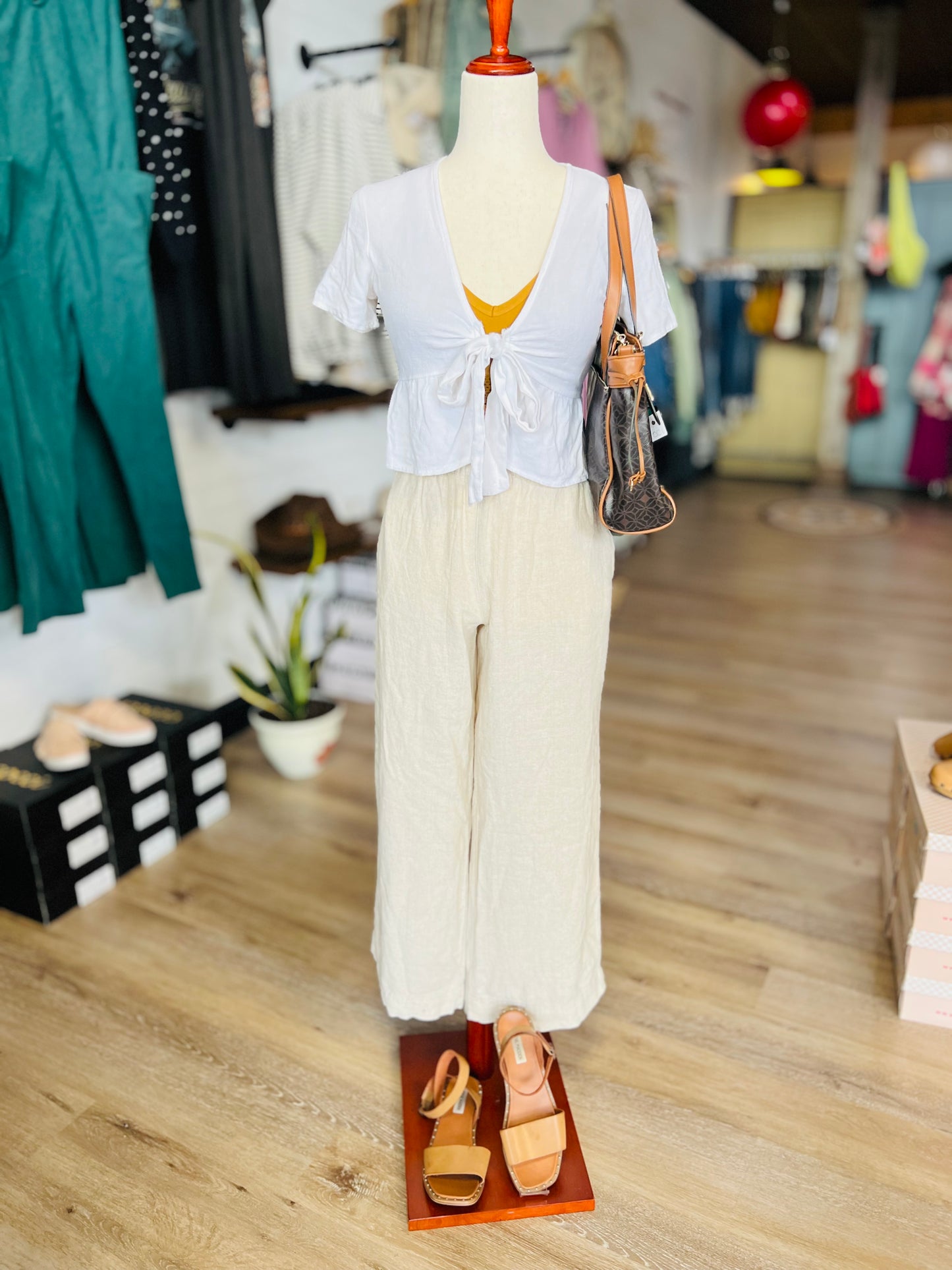 Old Navy Tan Paper Bag Pants - Size M