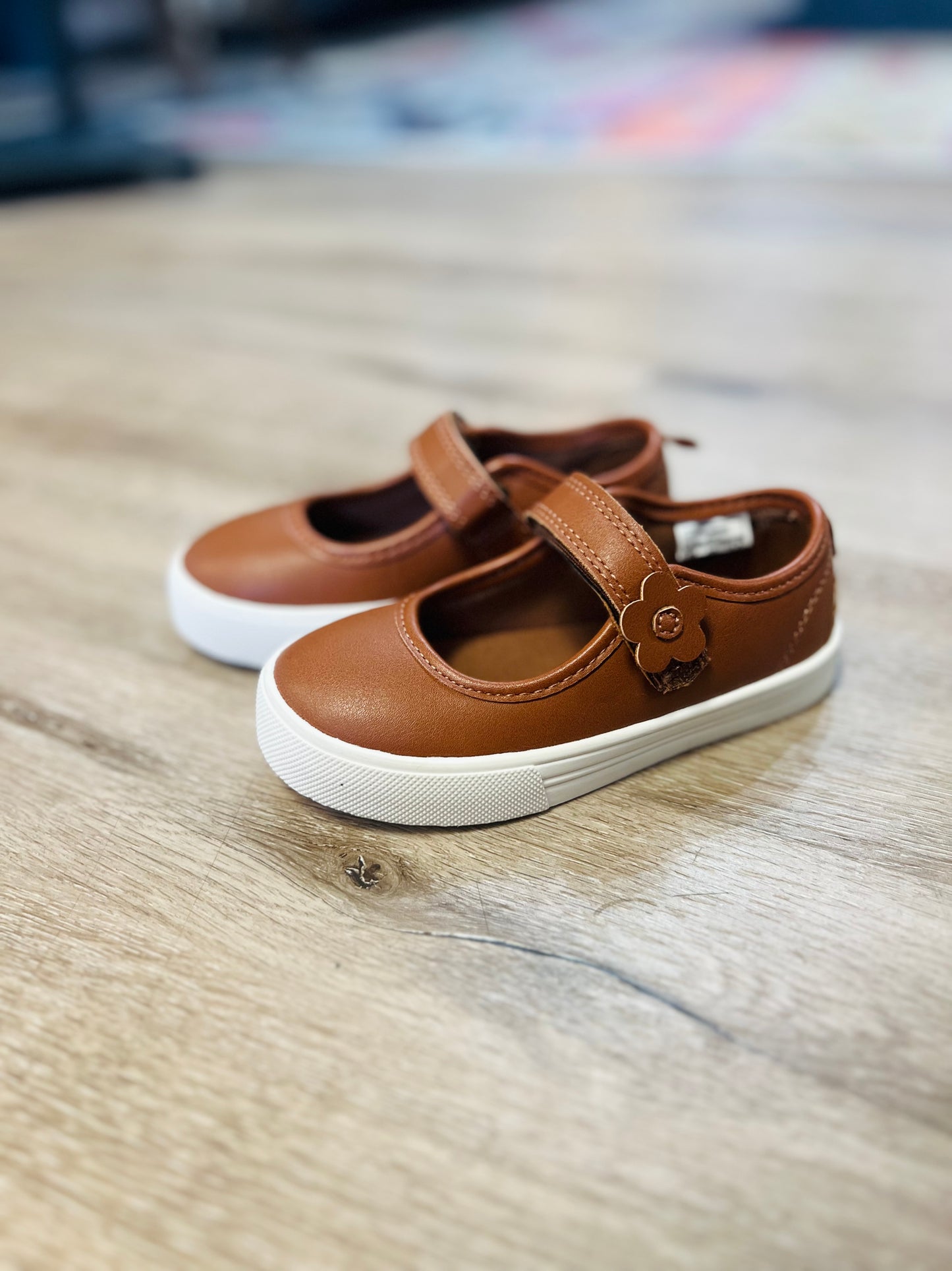 OSHKOSH Toddler Girl Shoes NWOT- Size 8