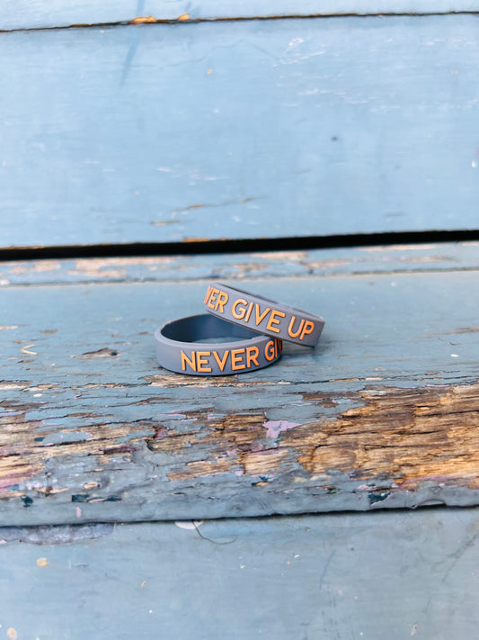 Never Give Up Silicone Bracelet - Kiddos