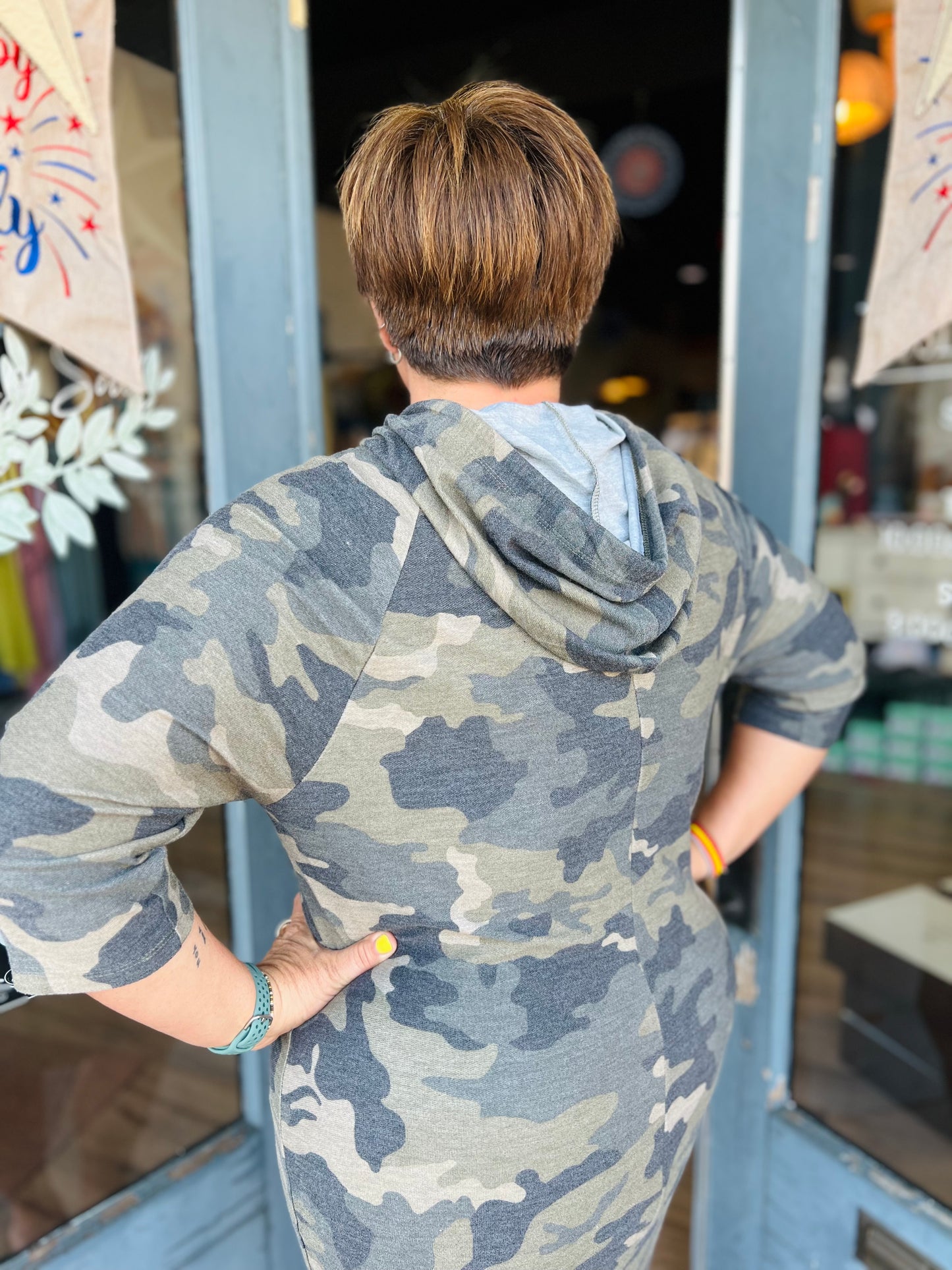 Hunter | Camo Hoodie - Curvy