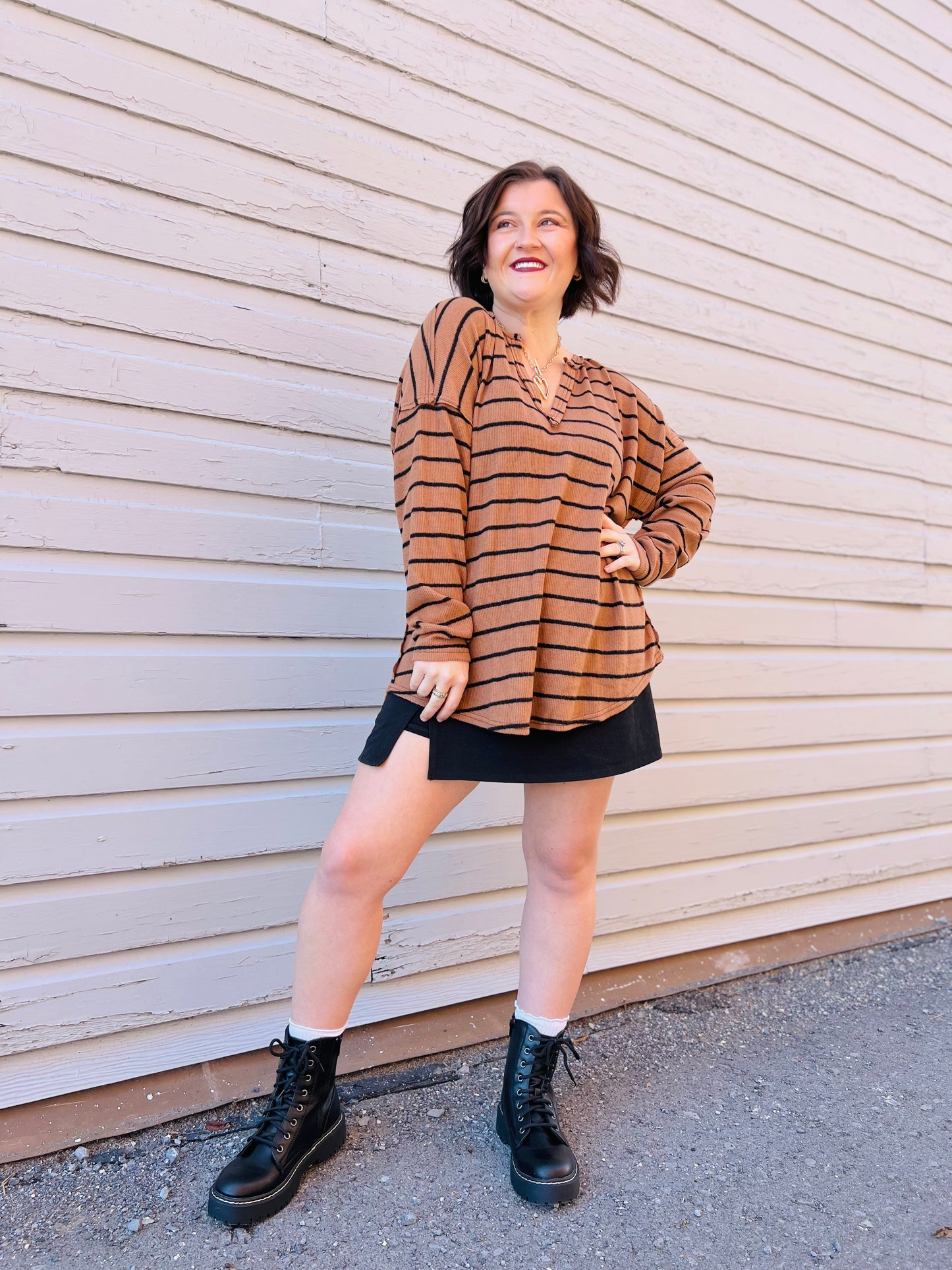 Bliss | Curvy Exposed Seam Top - Brown