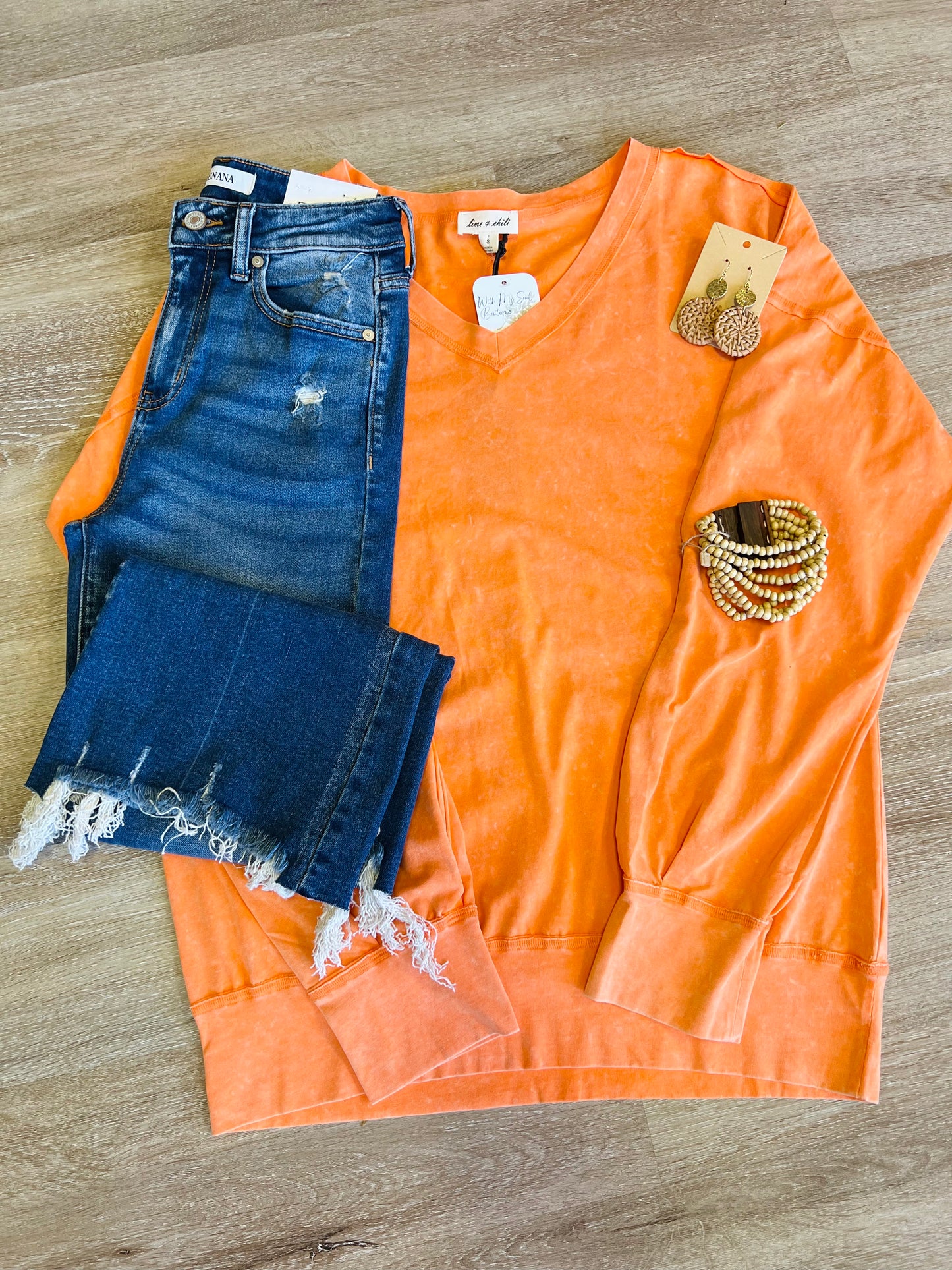 Mineral Wash V-Neck | Top