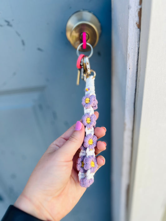 Macrame Daisy | Keychain - Purple