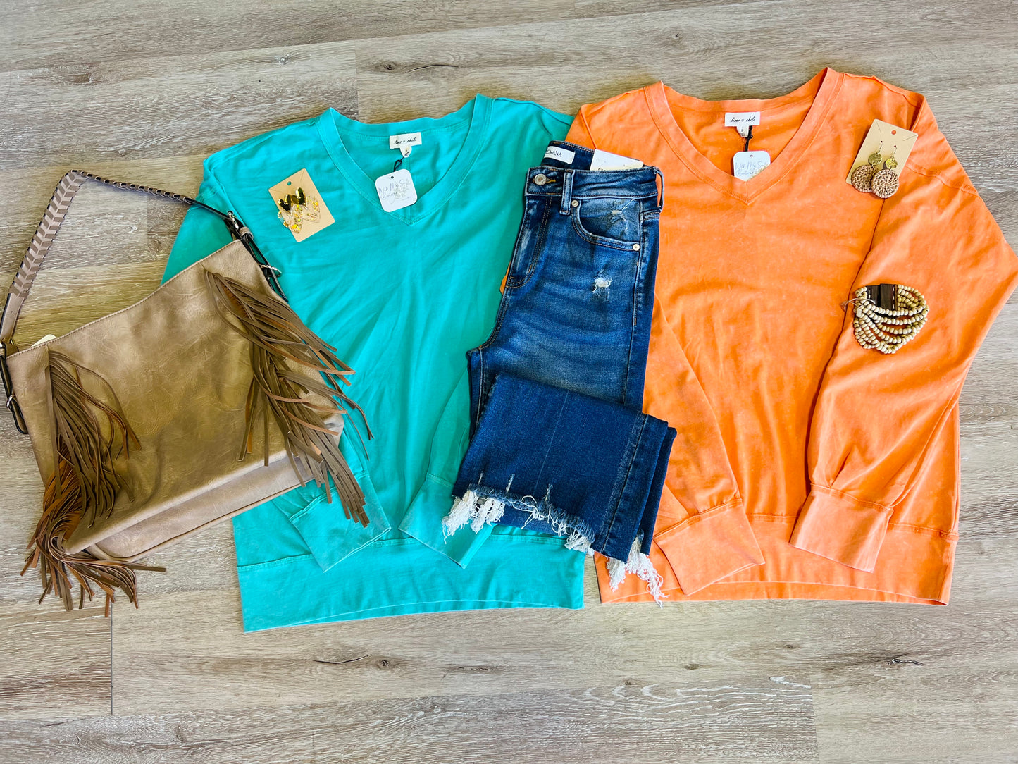 Mineral Wash V-Neck | Top