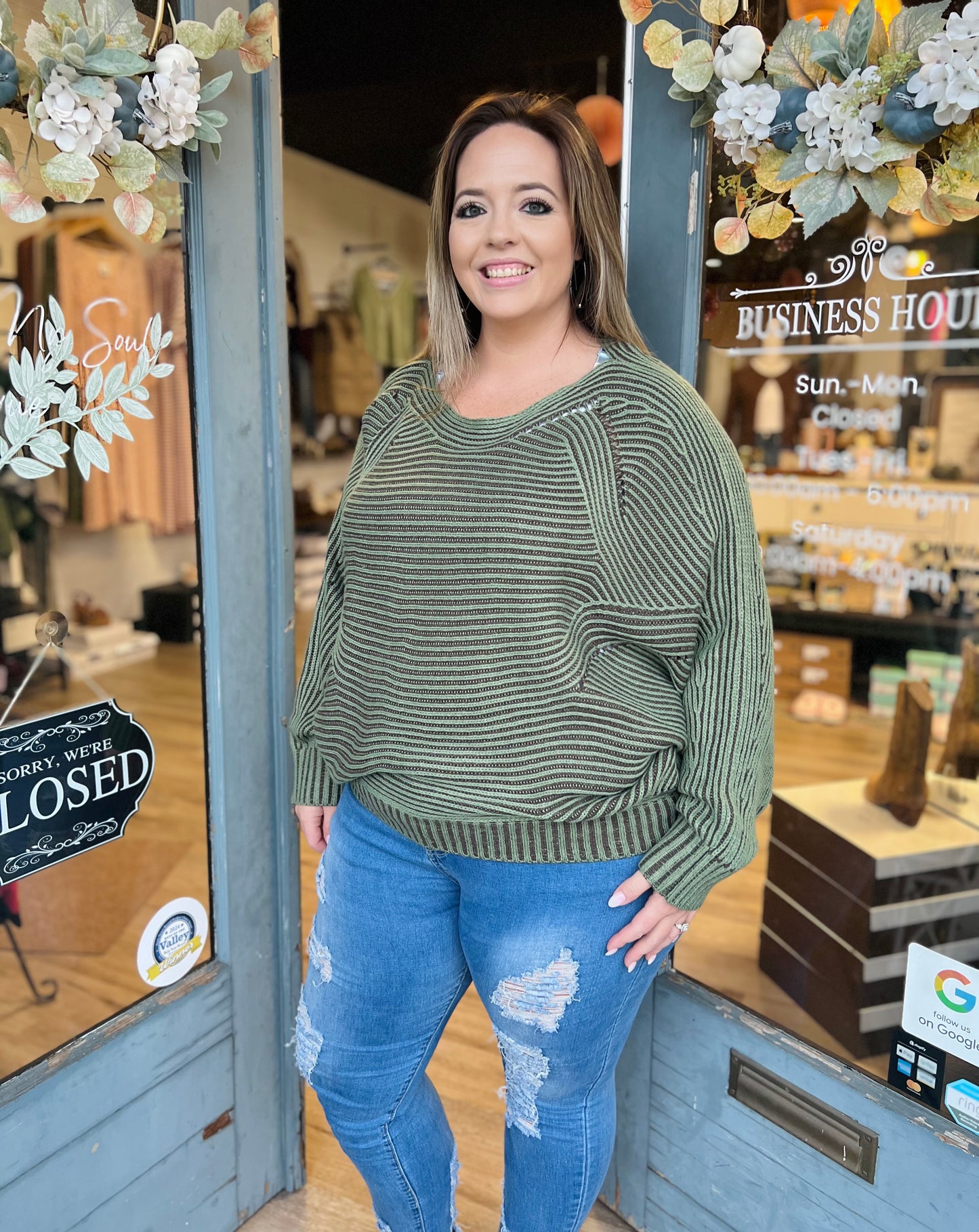 Charlotte | Curvy Sweater - Green