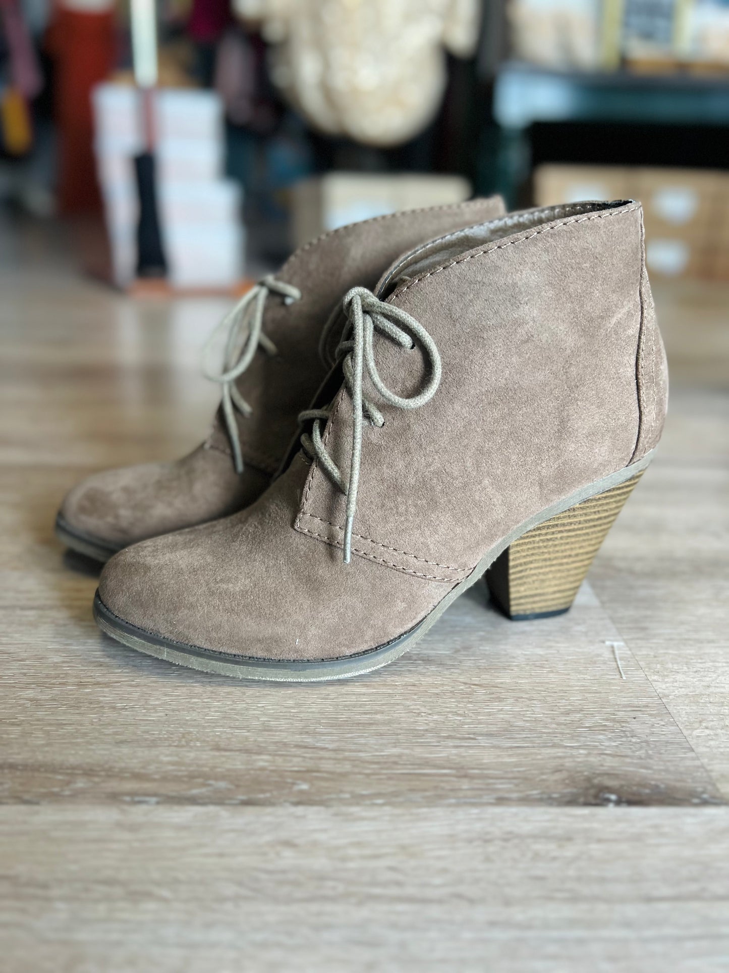 DOLCE Tan Heeled Booties - Size 8