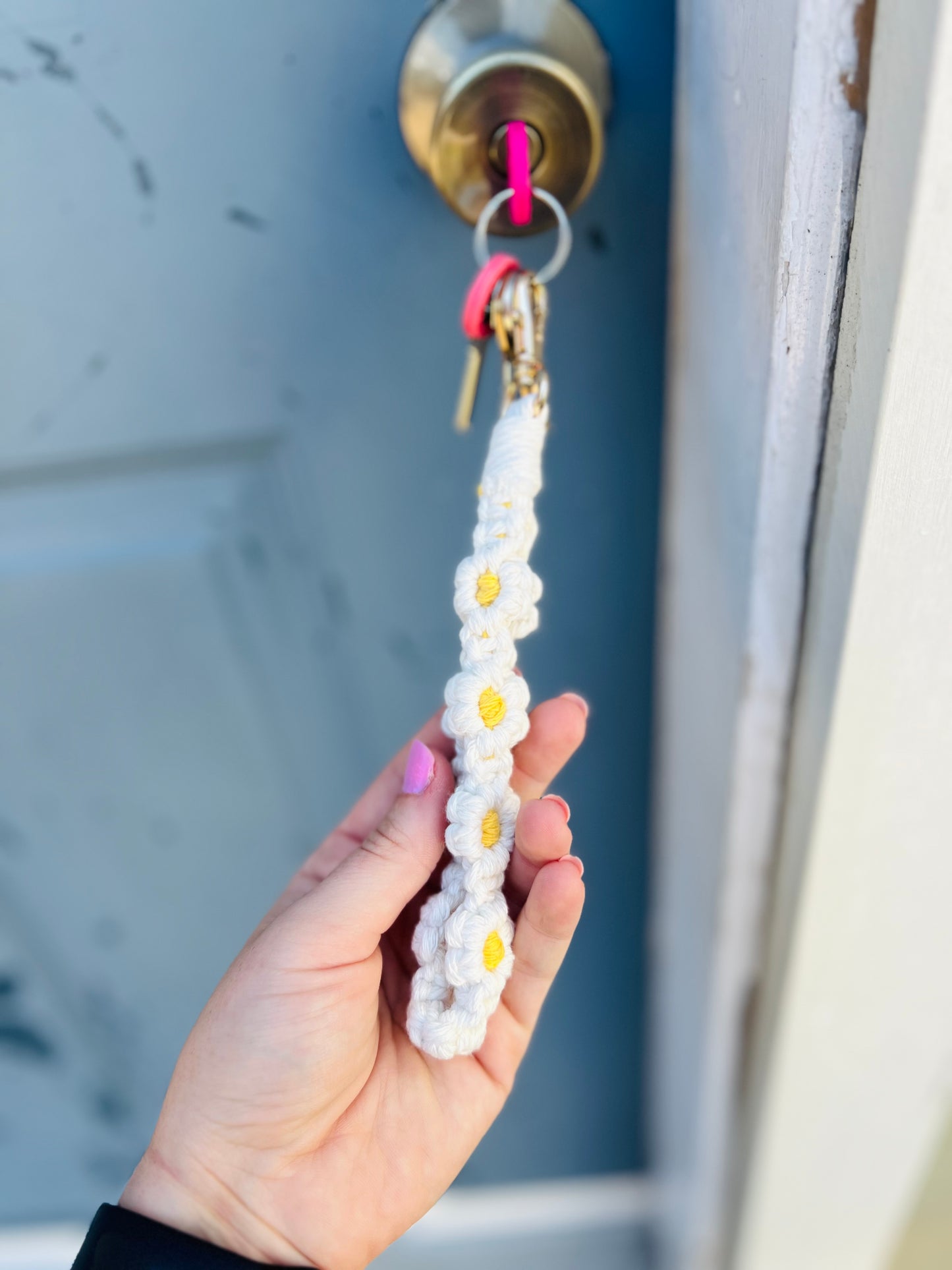 Macrame Daisy | Keychain - White