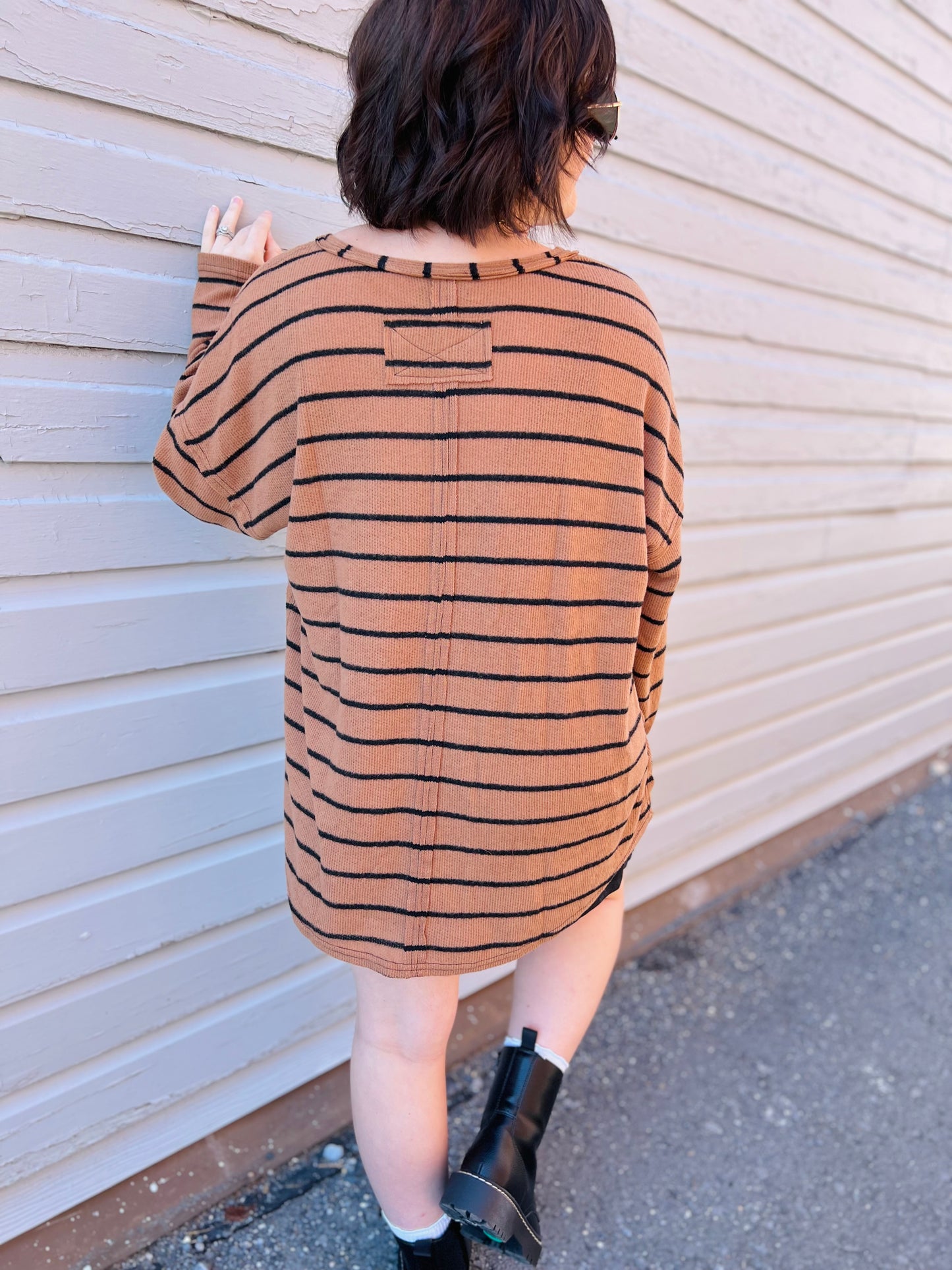 Bliss | Curvy Exposed Seam Top - Brown