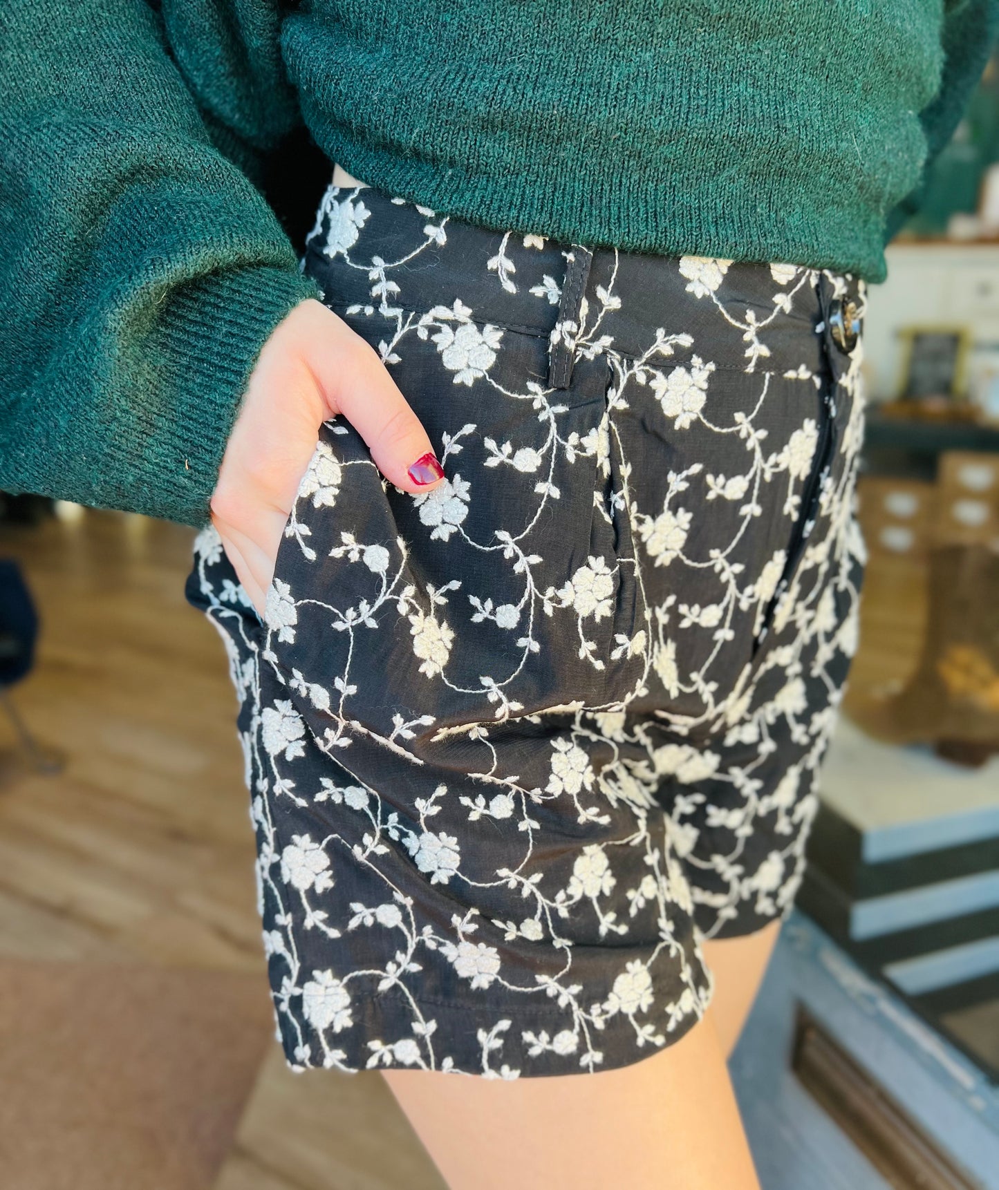 Fate Floral Shorts NWT - Size M
