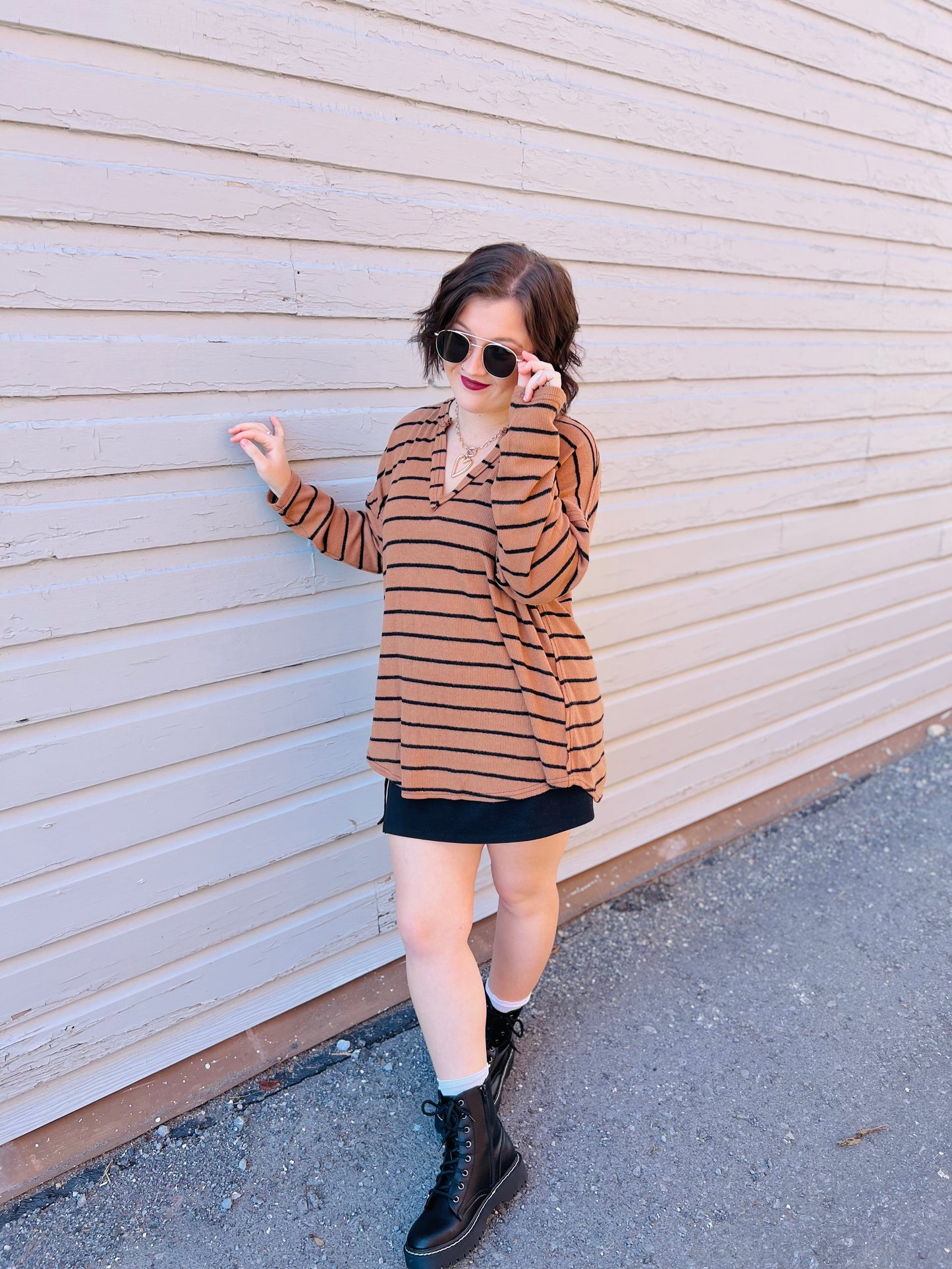 Bliss | Curvy Exposed Seam Top - Brown