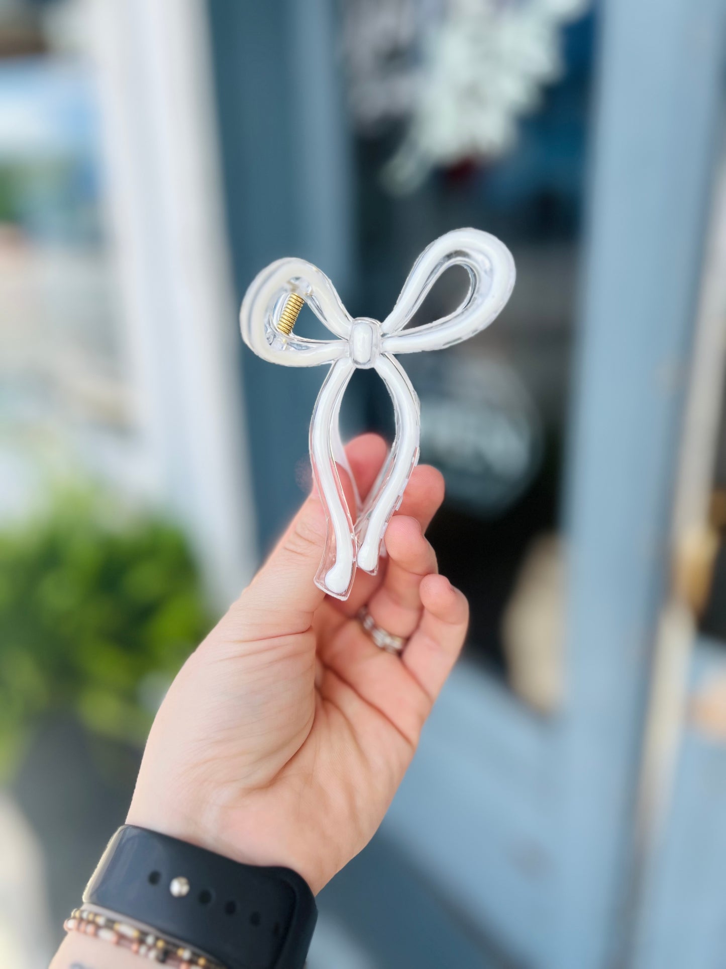 Annie Bow | Hair Claw Clip - White