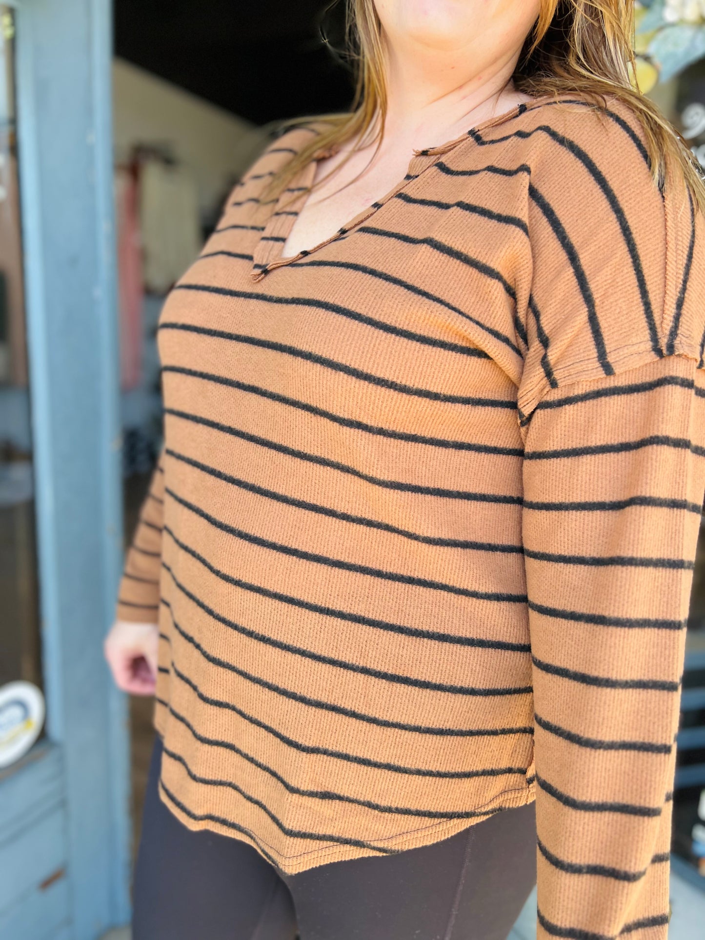 Bliss | Curvy Exposed Seam Top - Brown