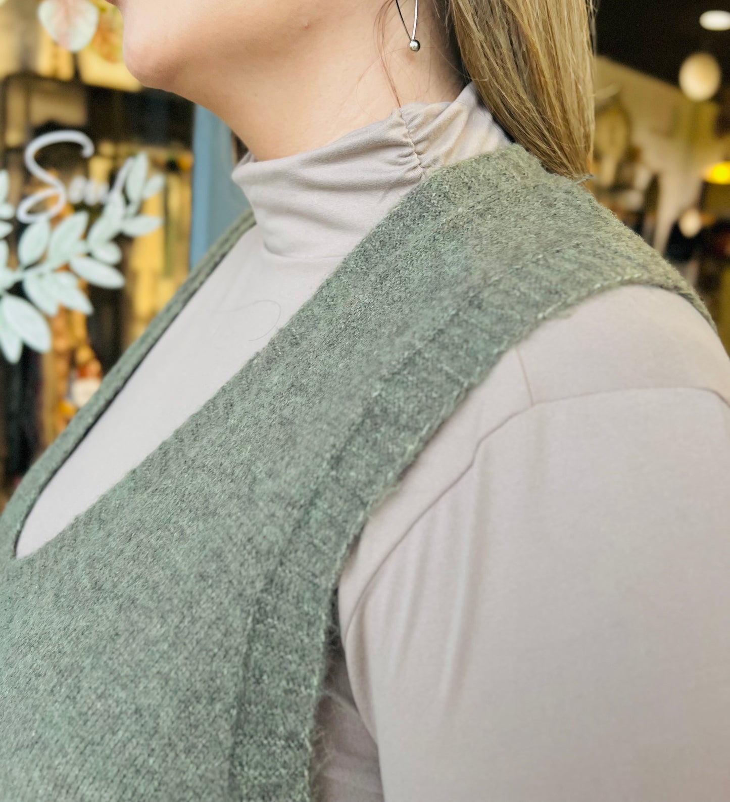 Evie | Curvy Sweater Vest