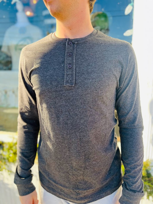 Elijah | 3 Button Long Sleeve - Charcoal