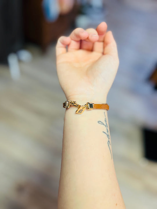Heart Clasp Bracelet Brown