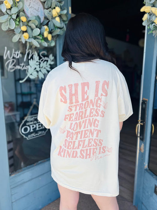 She Is Mom <3 | Graphic Tee