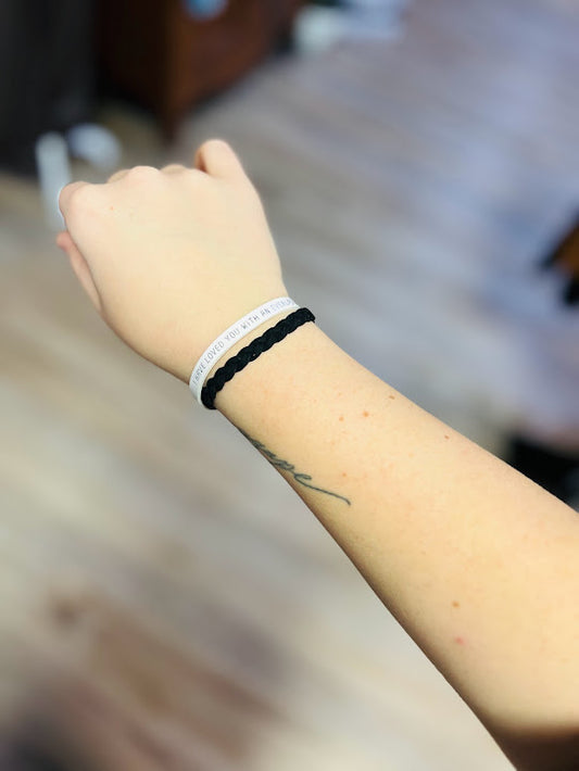 Heart Clasp Bracelet Black/wht