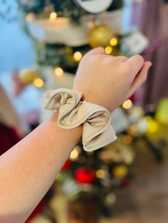 Women Neutral Textured Hair Scrunchies