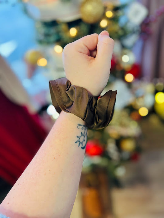 Women Neutral Textured Hair Scrunchies