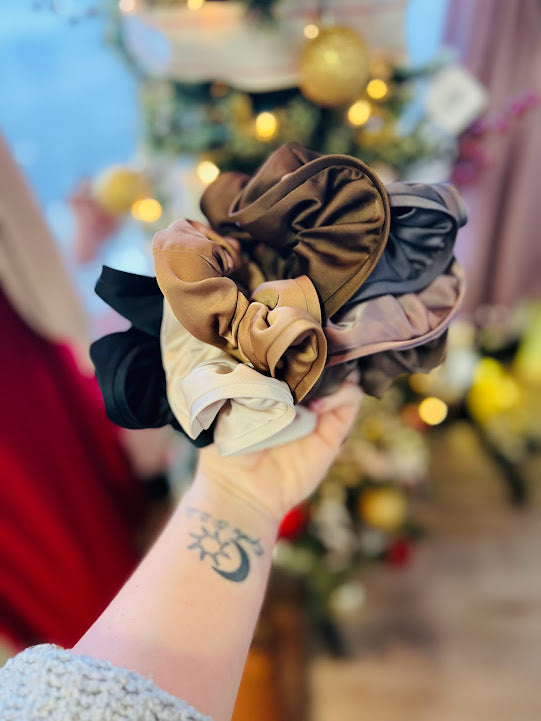 Women Neutral Textured Hair Scrunchies