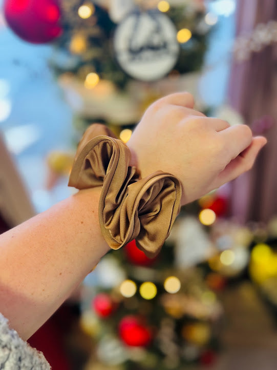 Women Neutral Textured Hair Scrunchies
